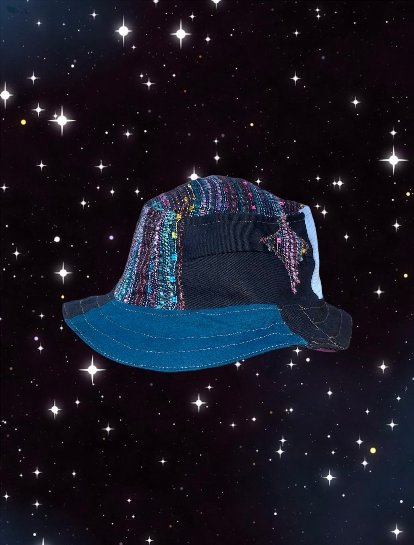 Reversible bucket hat