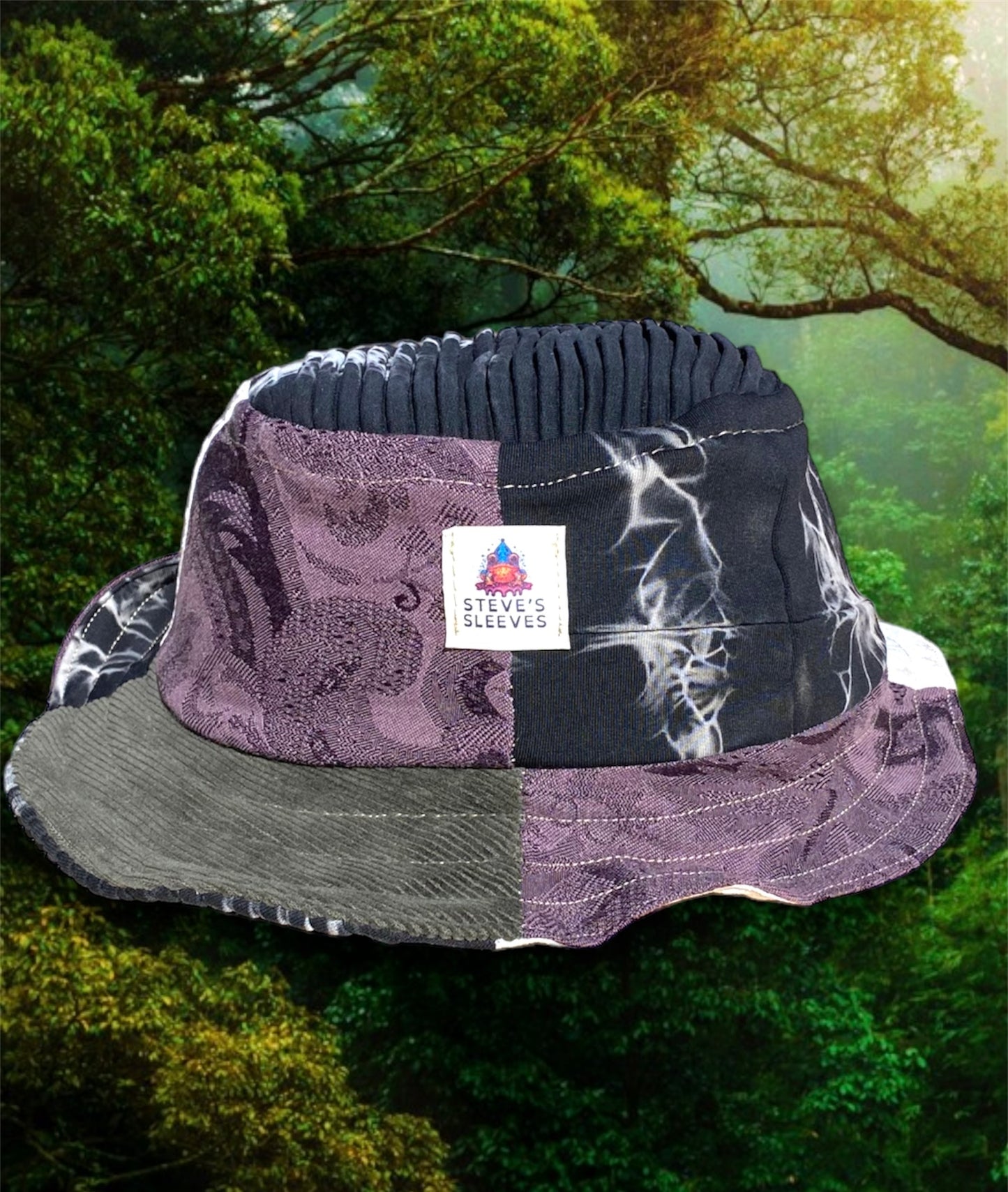 Reversible bucket hat